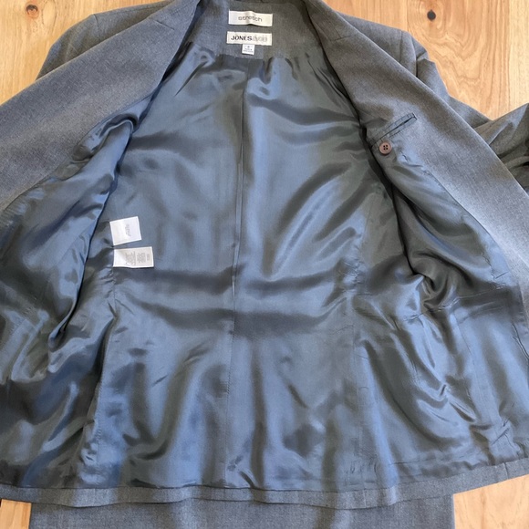 Jones & Co. Charcoal Gray Pencil Skirt Suit, Size 6 - Picture 6 of 13